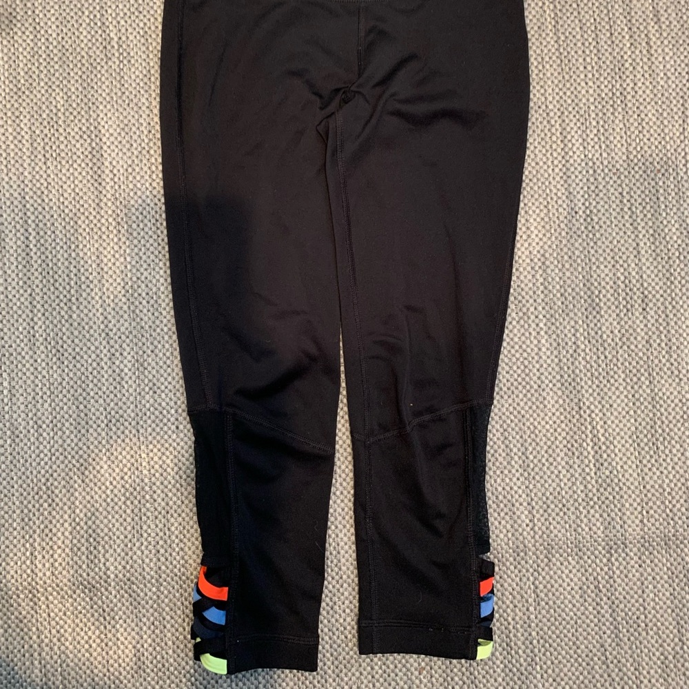 Fila Y8 Girls black capri leggings